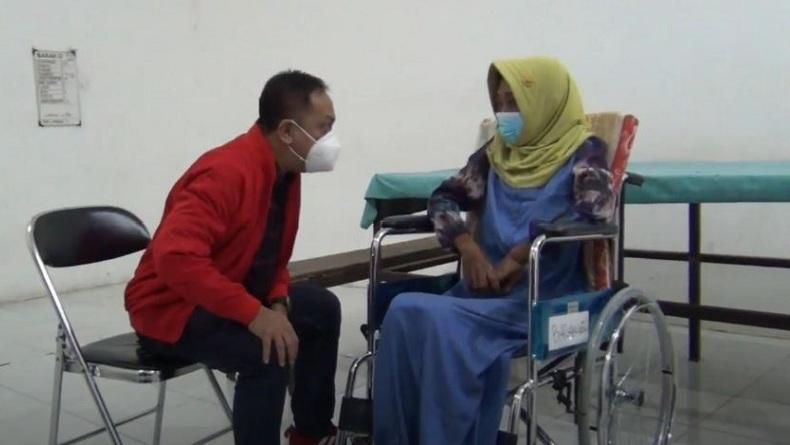  Elok Anggraini Setyawati saat berada di Liponsos Surabaya (Foto / Metro TV)