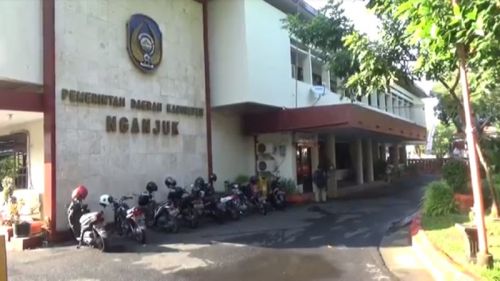 Suasana kantor Pemkab Nganjuk usai penetapan tersangka Bupati Nganjuk Novi Rahman Hidayat (Foto / Metro TV)