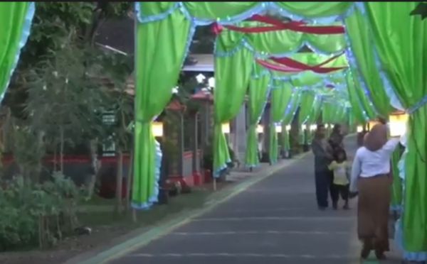 Cantiknya Kampung di Trenggalek Sambut Idul Fitri