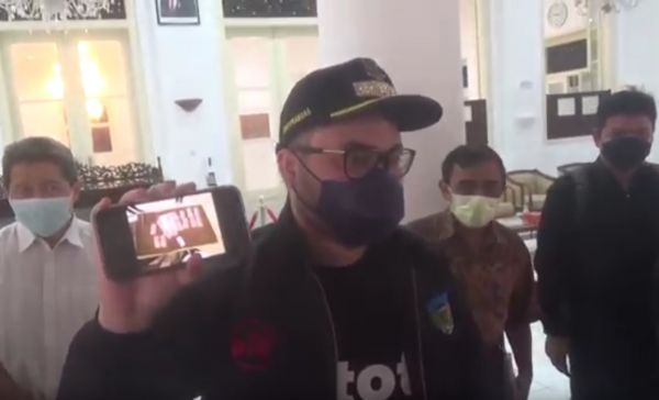 Pungli THR! Bupati Kediri Copot Camat Purwoasri