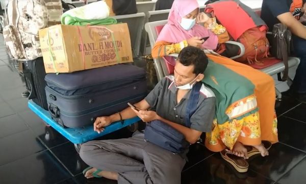 Arus Balik di Stasiun Madiun, Penumpang Antri Berjam-jam