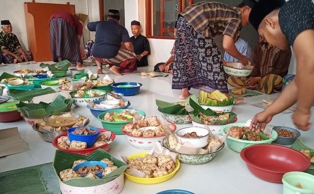 Mengintip Tradisi Lebaran Ketupat di Kediri
