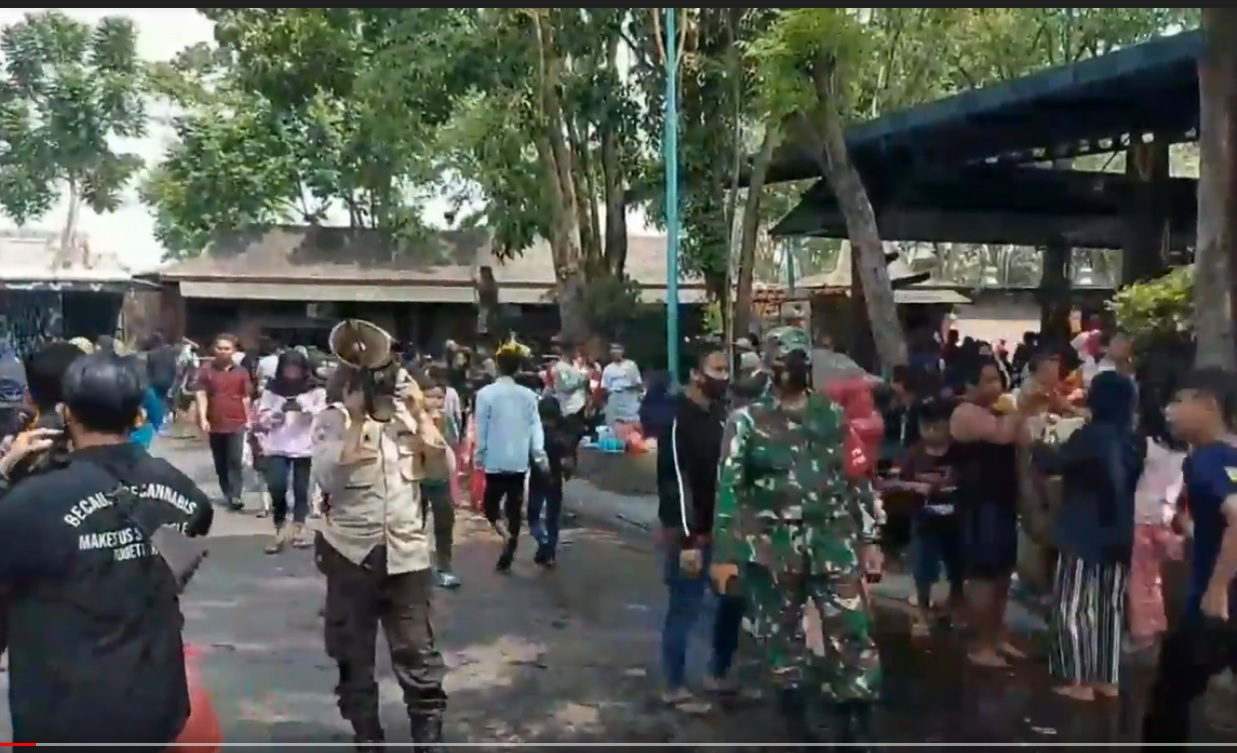 Membludak, Pengujung Taman Ria Untung Suropati Pasuruan Dibubarkan