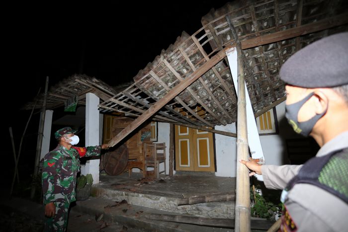 7 Daerah di Jatim Terdampak Gempa Blitar, Ratusan Bangunan Rusak!