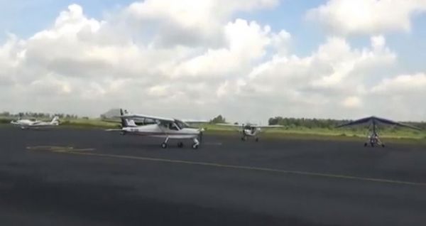Puluhan Pesawat Air Show Penuhi Langit Jember