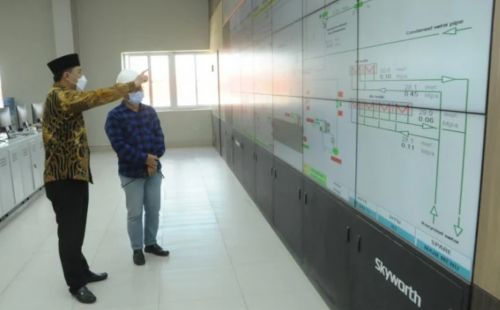 Wali Kota Surabaya Eri Cahyadi meninjau langsung kesiapan Pengolahan Sampah Menjadi Energi Listrik (PSEL) Benowo (Foto / Metro TV)