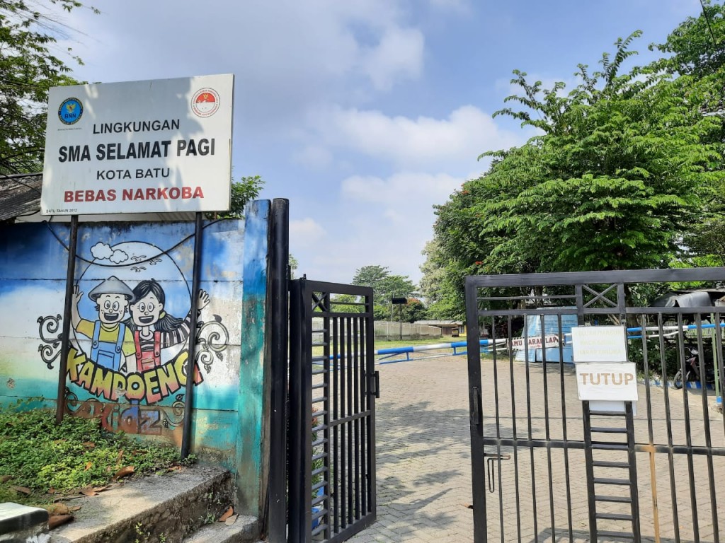 Gerbang Sekolah Selamat Pagi Indonesia (SPI), di Kota Batu, Jawa Timur.