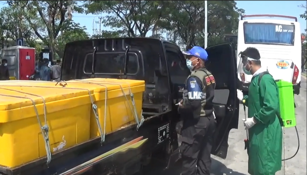 Diperketat, Mobil Masuk Suramadu Diputar Balik