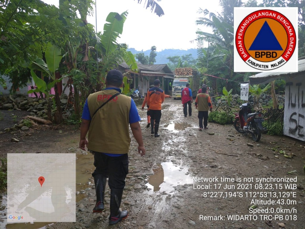 Kondisi  pasca banjir dan putusnya jembatan di Desa Pujiarjo, Tirtoyudo, Kabupaten Malang, Jawa Timur. Dokumetnasi/ BPBD Kabupaten Malang