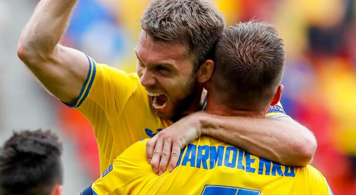 Selebrasi pemain Ukraina usai membobol gawang Makedonia Utara. (uefa)