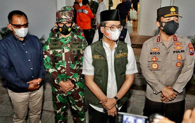 Kapolda Jatim Irjen Pol Nico Afinta bersama Bupati Bangkalan Ra Latief (Foto / Metro TV)
