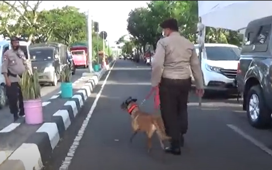 2 Kali Rusuh, Anjing Pelacak  Diterjunkan di Pos Penyekatan Suramadu