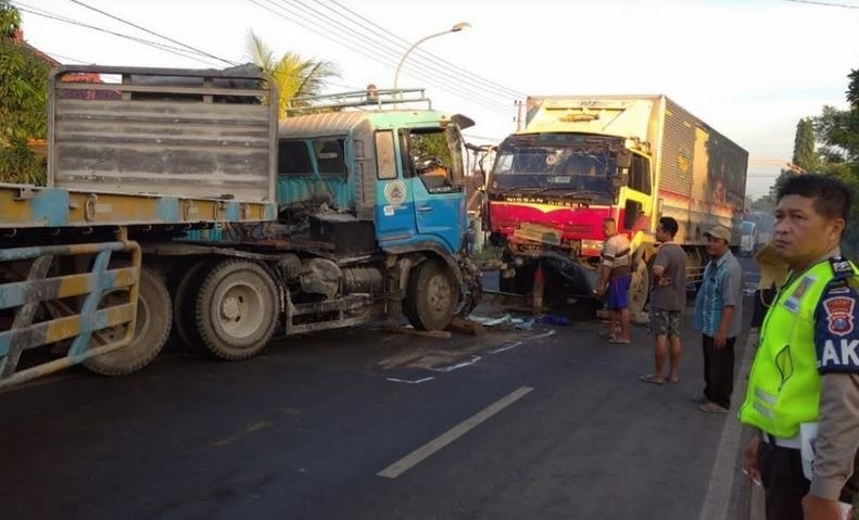 Kecelakaan Beruntun 3 Truk Tuban, 1 Meninggal