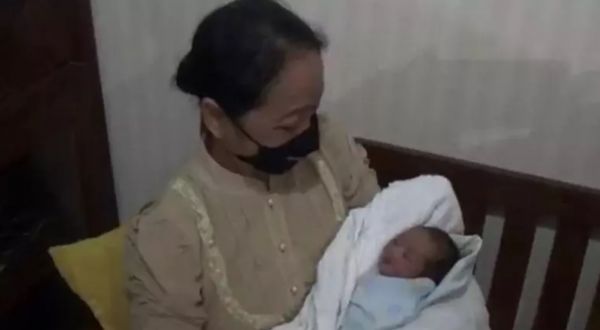 8 Orang Rebutan Adopsi Bayi yang Dibuang di Ponorogo