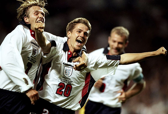 5 Laga Bersejarah Inggris vs Jerman: Gol Hantu Hingga Bocah Ajaib Owen!