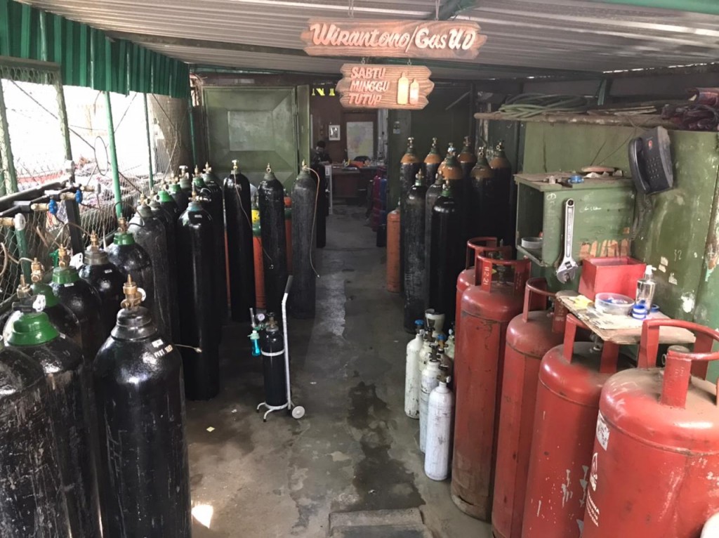Suasana agen gas oksigen di Kota Malang, Jawa Timur, Wiranto Gas UD, Kamis 1 Juli 2021. Medcom.id/ Daviq Umar Al Faruq