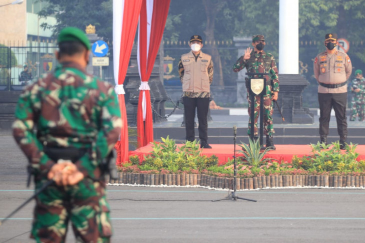  Apel gabungan PPKM Darurat di Lapangan Makodam V/Brawijaya, Jumat, 2 Juli 2021 (hum)