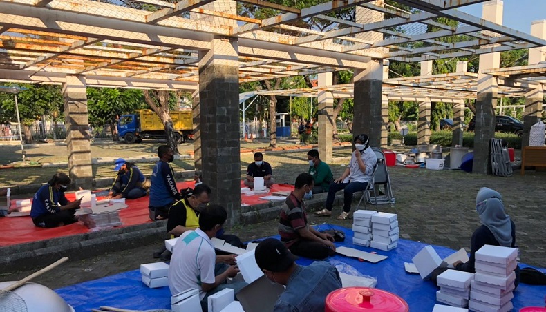 Dapur darurat untuk melayani kebutuhan makanan  pasien covid di tempat isolasi (Foto / Metro TV)