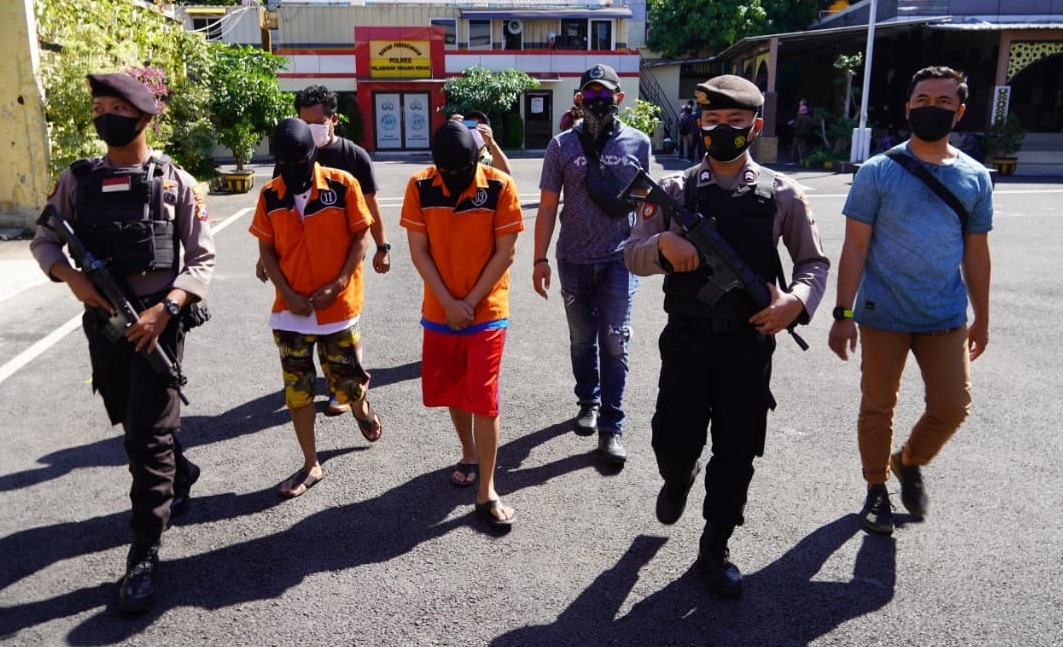 Pelaku pemalsu keterangan hasil GeNose di Surabaya diciduk polisi (Foto / Metro TV)