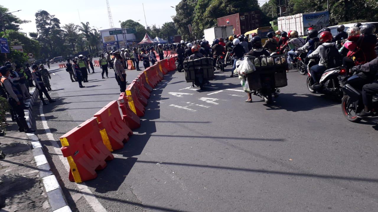 Tak Hanya Bundaran Waru, 3 Jalan Protokol Ini Juga Ditutup Rapat