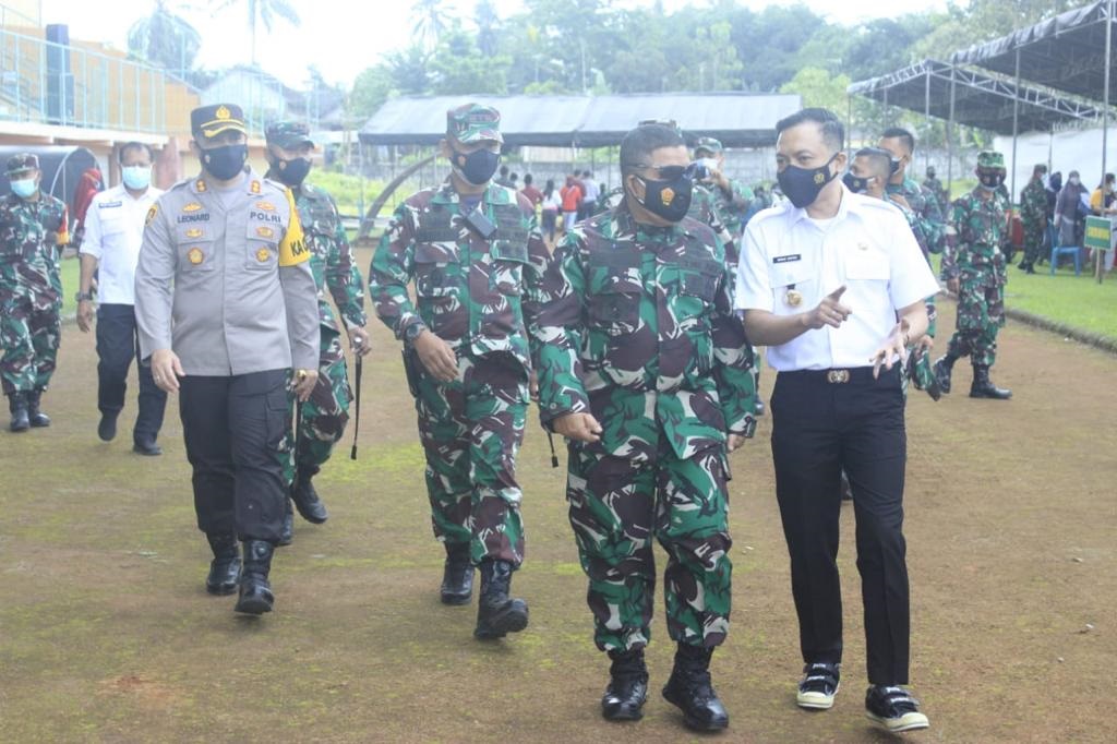 Vaksinasi di Stadion Nglegok Blitar, 1500 Dosis Ludes 2 Jam!