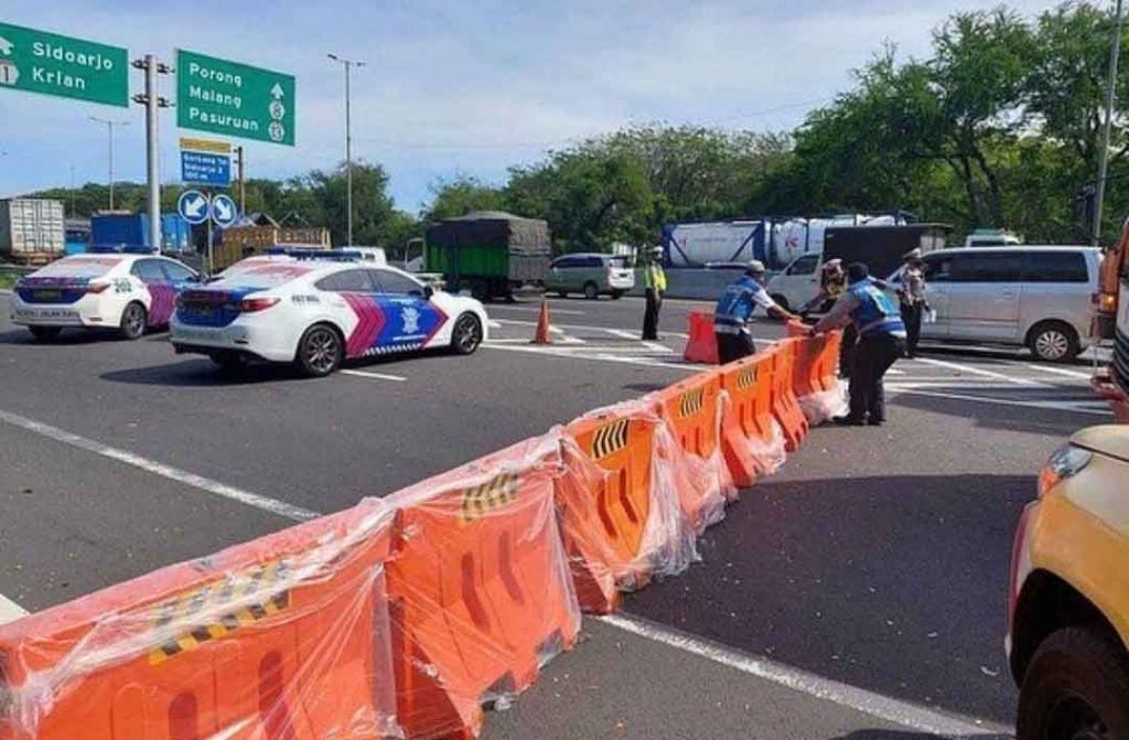 Pintu keluar tol Sidoarjo ditutup (Foto / Istimewa)