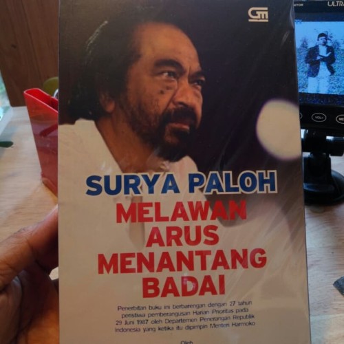 Salah satu buku perjalanan hidup Surya Paloh. (ist)