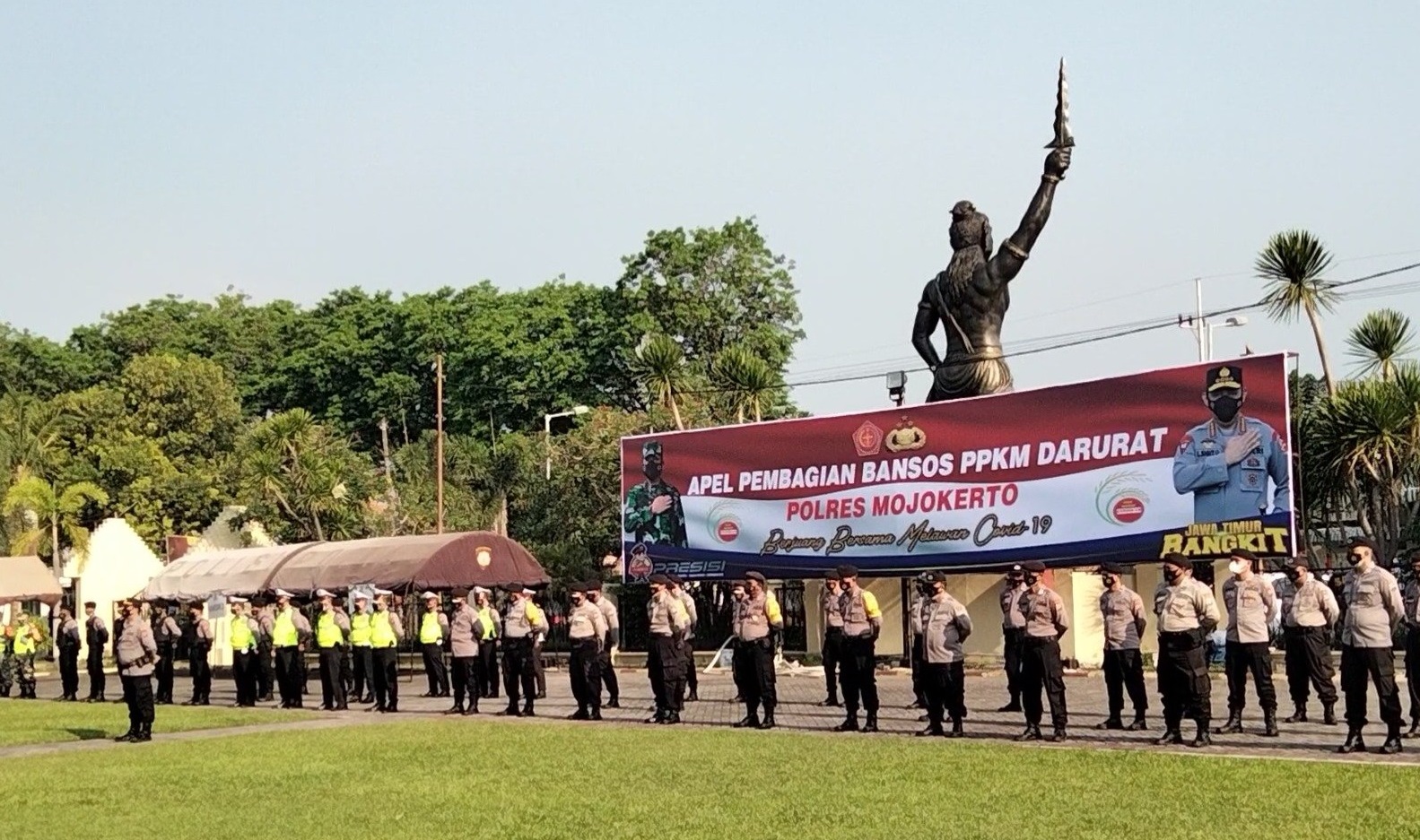 Apel pembagian bansos di Halaman Mapolres Mojokerto. (ist)