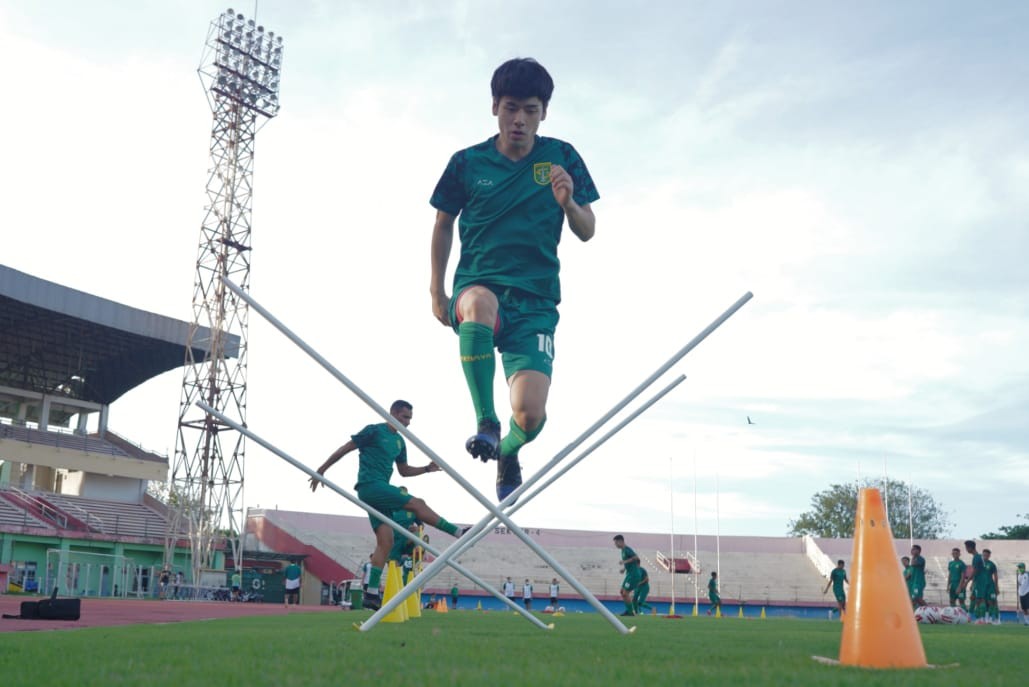 Pilih Bertahan, Pemain Persebaya asal Jepang Tolak Vaksin Cina, Lho?