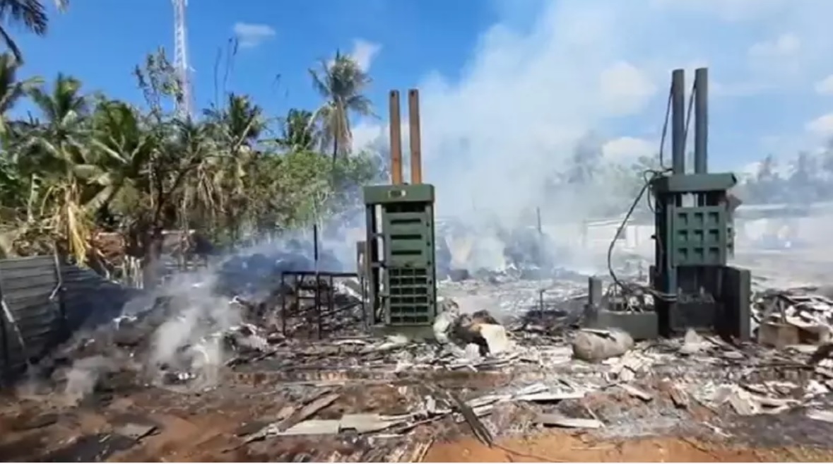 Kebekaran sabut kelapa di Sumenep (Foto / Metro TV)