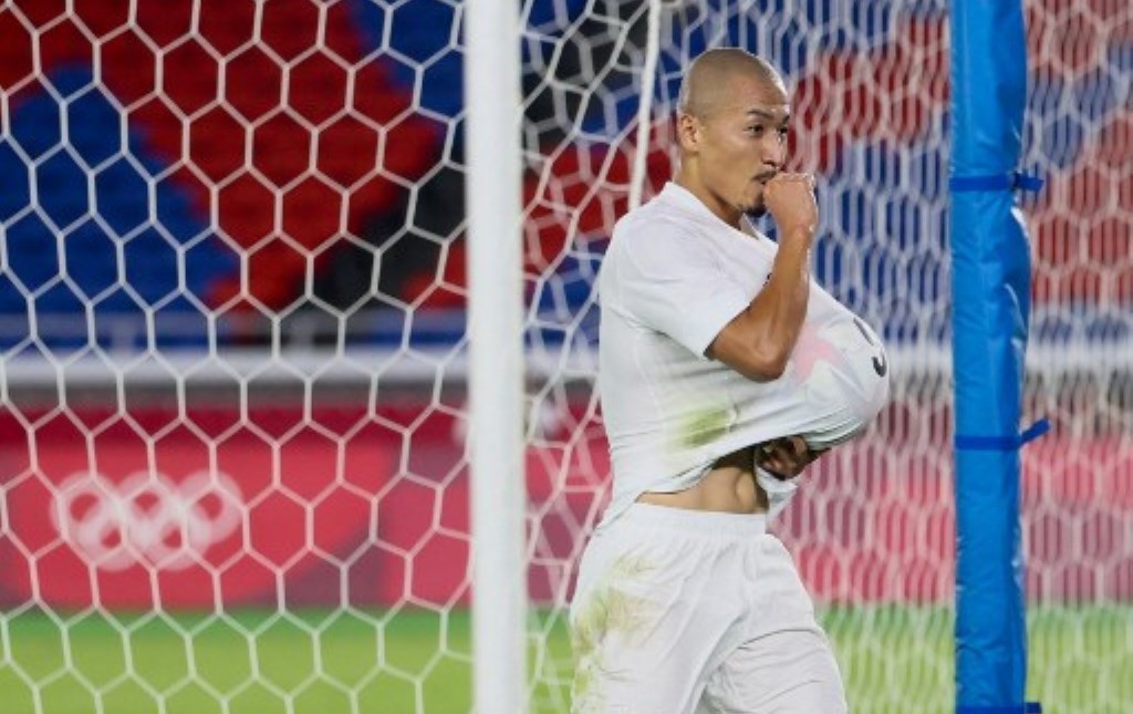 Selebrasi penyerang Jepang Daizen Maeda usai mencetak gol ke gawang Prancis (Foto: AFP/Mariko Ishizuka)