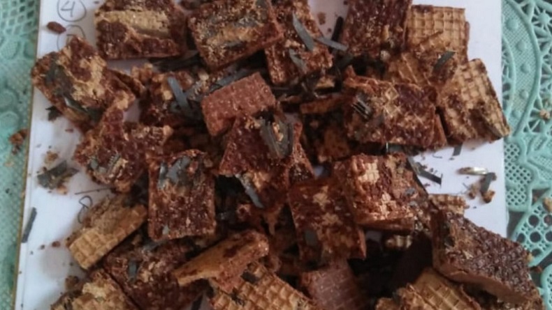 Snack berisi silet beredar di Jember (Foto / Metro TV)