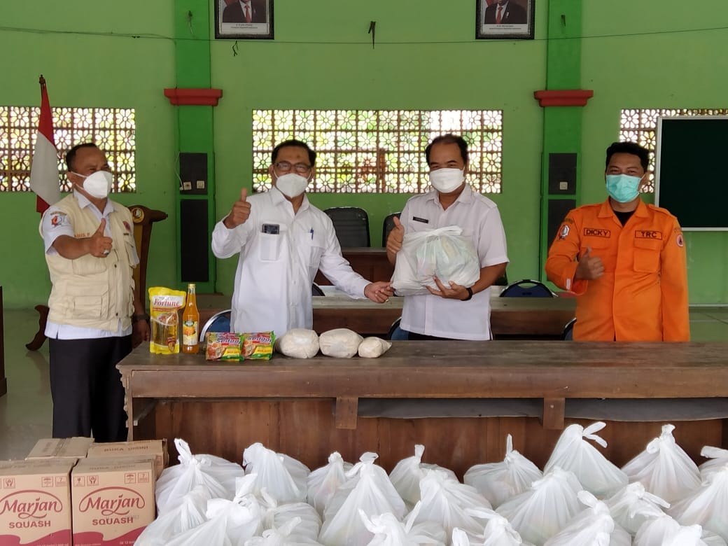 ADS Salurkan 2.431 Paket Sembako untuk Warga Isoman Bojonegoro
