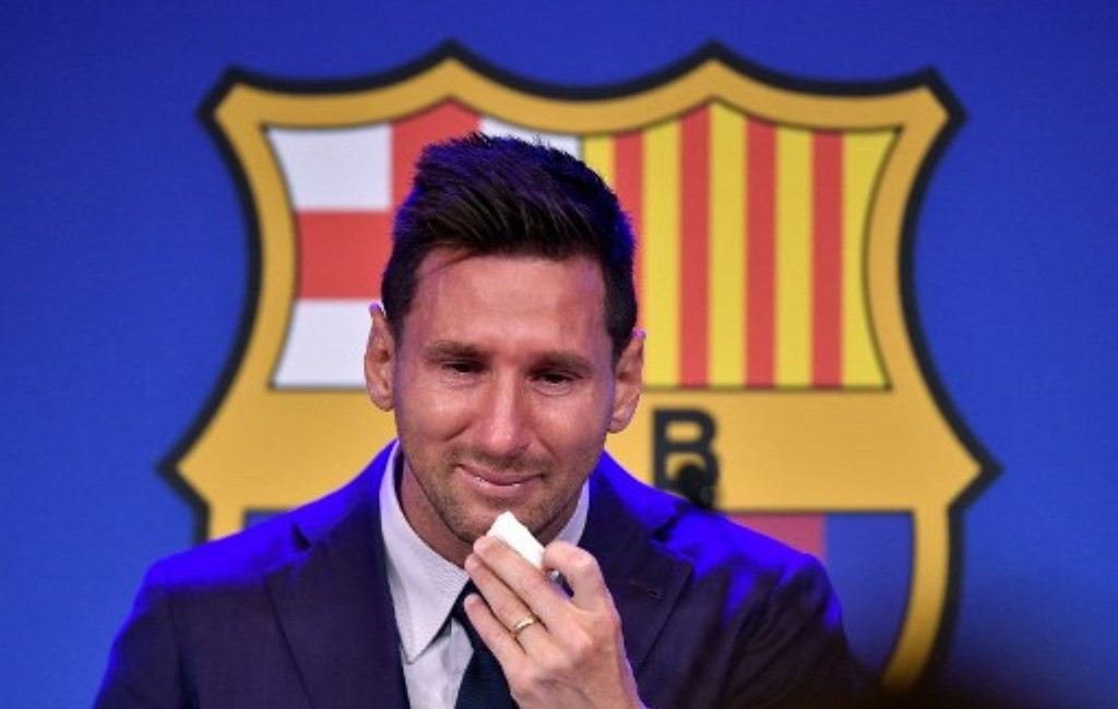Pamit Tinggalkan Barcelona, Messi Berlinang Air Mata