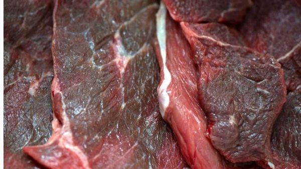Duh, Warga Jombang Terima Bansos Daging Busuk