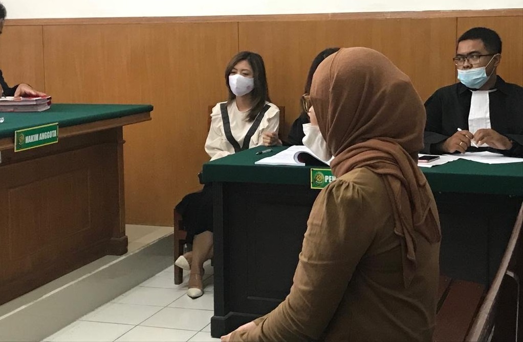 Sidang penganiayaan  terdakwa Asteria Ismi Sawitri di Pengadilan Negeri Surabaya (Foto / Metro TV)