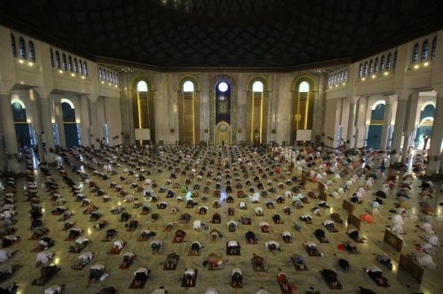 Masjid Al Akbar Mulai Gelar Salat Jumat