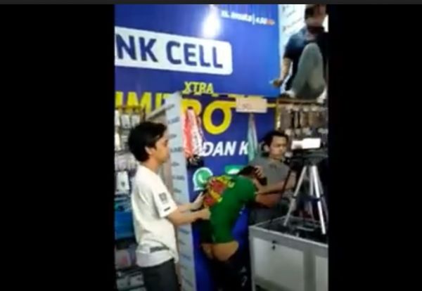 Gadis Penjaga Counter HP Nyaris Diperkosa, Celana Pelaku Sudah Melorot! 