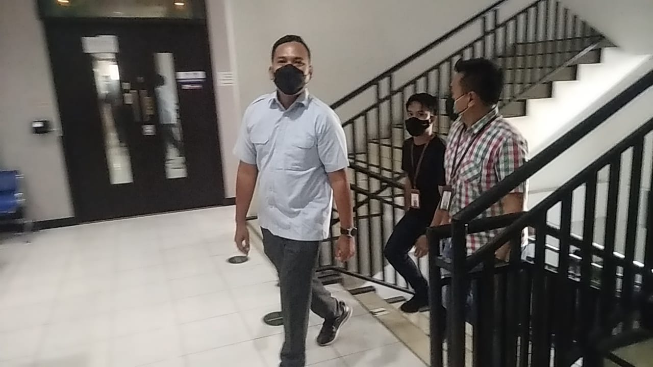 Salah satu terpidana kasus korupsi bank Jatim diamankan Kejari Surabaya (Foto / Metro TV)