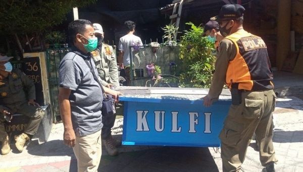 Satpol PP Bubarkan Judi Merpati di Surabaya, 12 Pagupon Dirobohkan