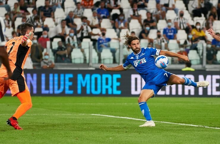 Pemain Empoli Leonardo Mancuso saat membobol gawang Juventus. (twt)