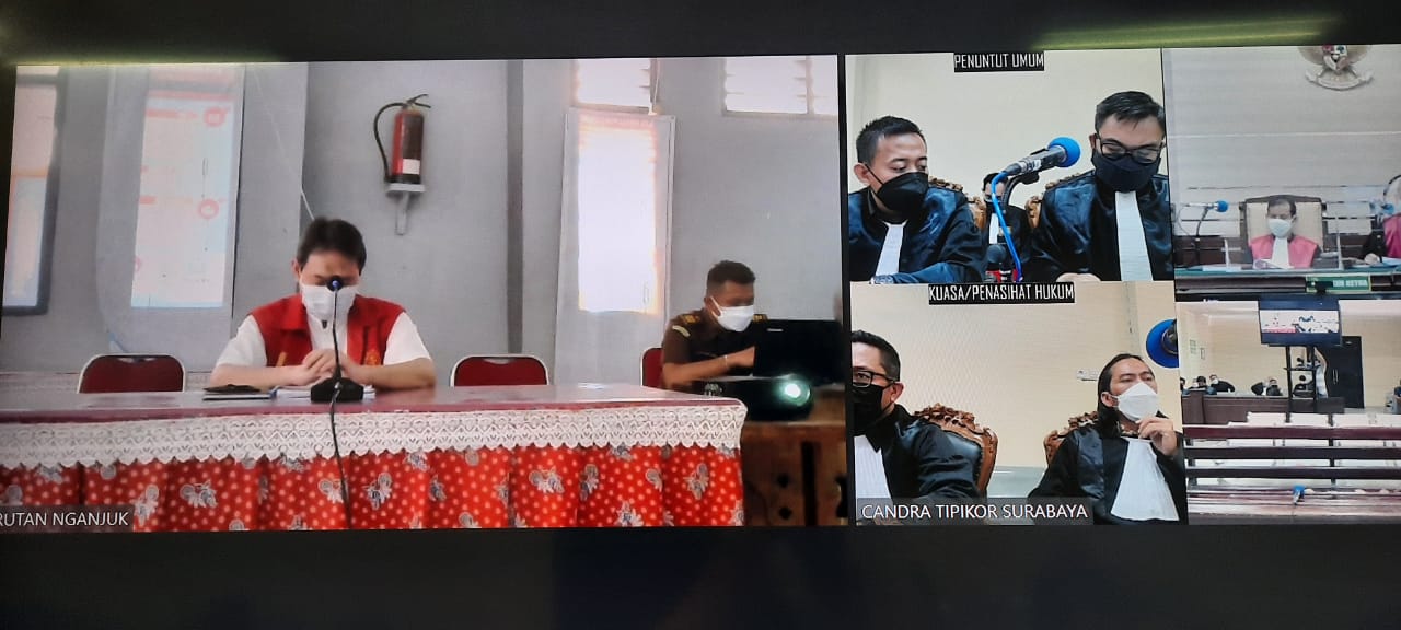 : Bupati Nganjuk nonaktif, Novi Rahman Hidhayat menjalani sidang perdana via daring di Pengadilan Negeri Tindak Pidana Korupsi (Tipikor) Surabaya, Senin 30 Agustus 2021.