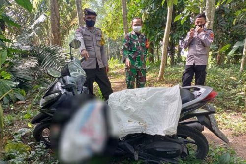 Karung berisi mayat wanita ditemukan di perkebunan Blitar (Foto / Ist)