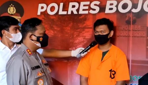 Tersangka NS ditangkap Polres Bojonegoro usai berbuat cabul terhadap gadis di bawah umur (Foto / Metro TV) 