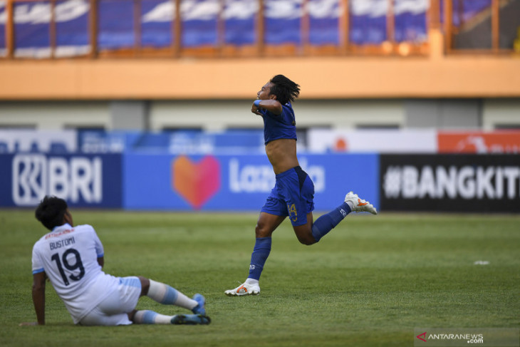 Selebrasi Riyan Ardiansyah usai membobol gawang Persela (foto/antara)  