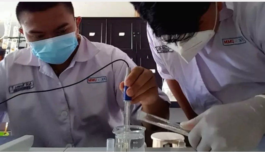 Empat mahasiswa Universitas Muhammadiyah Malang (UMM) menciptakan alat untuk menanggulangi Carpal Tunnel Syndrome (CTS) atau terjepitnya saraf di pergelangan tangan (Foto / Metro TV)