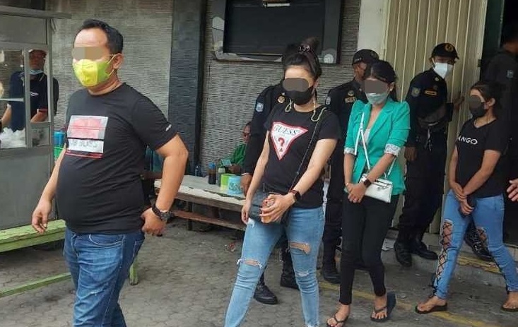Pengelola dan karyawan Club Arjuna diamankan Satgas Covid-19 Surabaya (Foto / Istimewa)  
