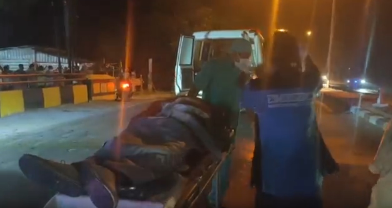 Tak Pakai Helm. Pria Lamongan Tewas Dilindas Truk