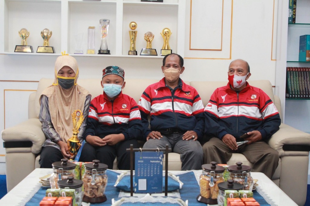 Kisah Ipul, Bocah Pemulung Yatim Jadi Juara Karate Se-Malang Raya