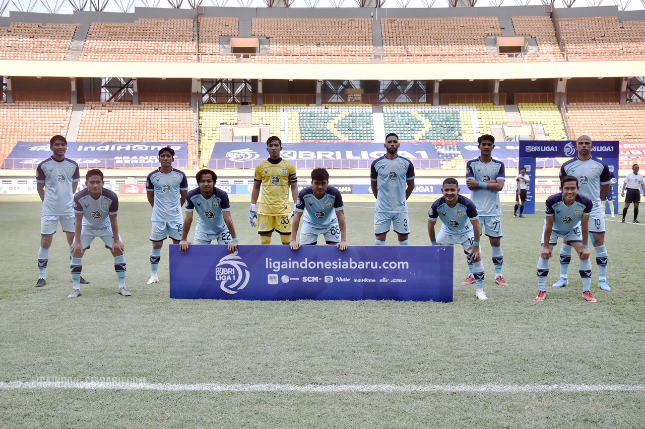 Persela Tumbang Lawan 10 Pemain Persita